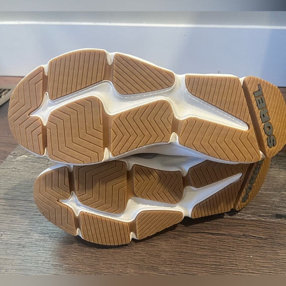 NWT Sorel Women's Kinetic Rngd Caribou Boot; Size 8 - Picture 7 of 8